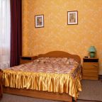 Двухместный (Двухместный номер с 1 двуспальной кроватью и дополнительной кроватью), Гостевой дом Теремок на Чкалова