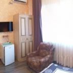 Двухместный (Двухместный номер с 1 двуспальной кроватью и дополнительной кроватью), Гостевой дом Теремок на Чкалова