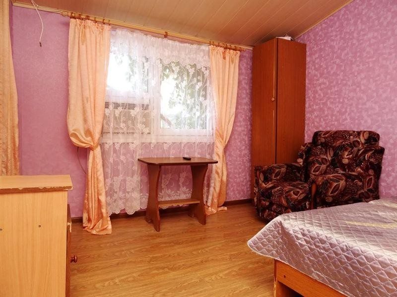 Трехместный (Трехместный номер эконом-класса с общей ванной комнатой) гостевого дома Ирина, Джемете