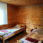 Трехместный (С раздельными кроватями в срубе 1 и 3, в корпусе номер 2.4), Гостевой дом Асият