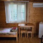 Трехместный (С раздельными кроватями в срубе 1 и 3, в корпусе номер 2.4), Гостевой дом Асият