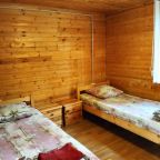 Трехместный (С раздельными кроватями в срубе 1 и 3, в корпусе номер 2.4), Гостевой дом Асият