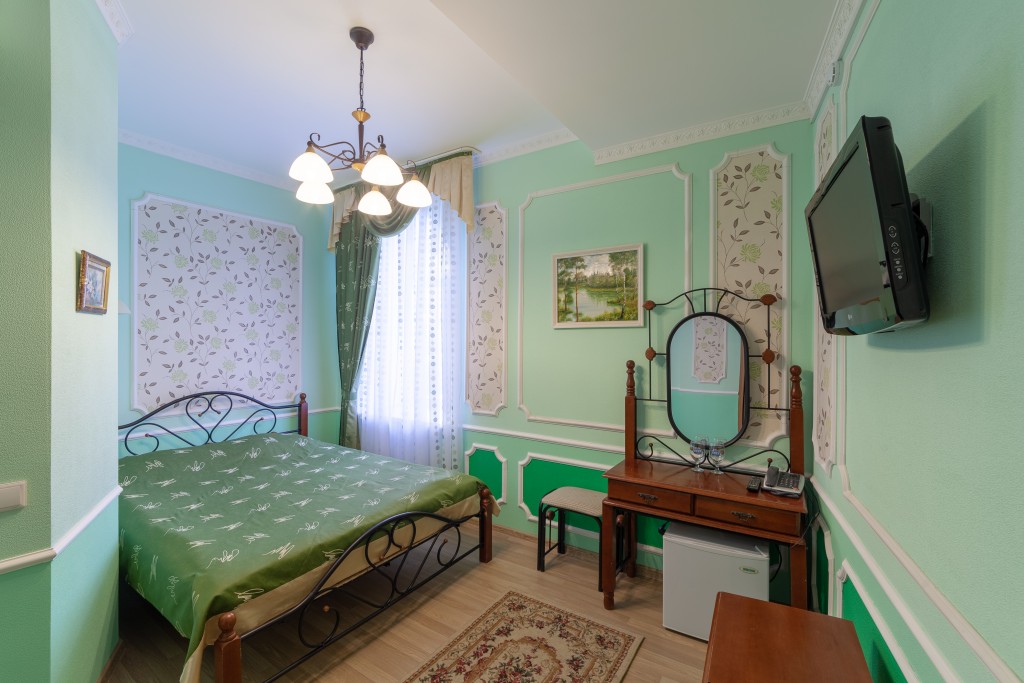 Двухместный (Однокомнатный стандарт с двуспальной кроватью) гостиницы Виктория, Курган