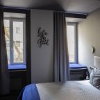 Двухместный номер, оформленный в спокойных тонах