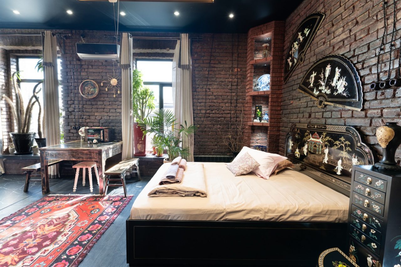 Двуспальная кровать