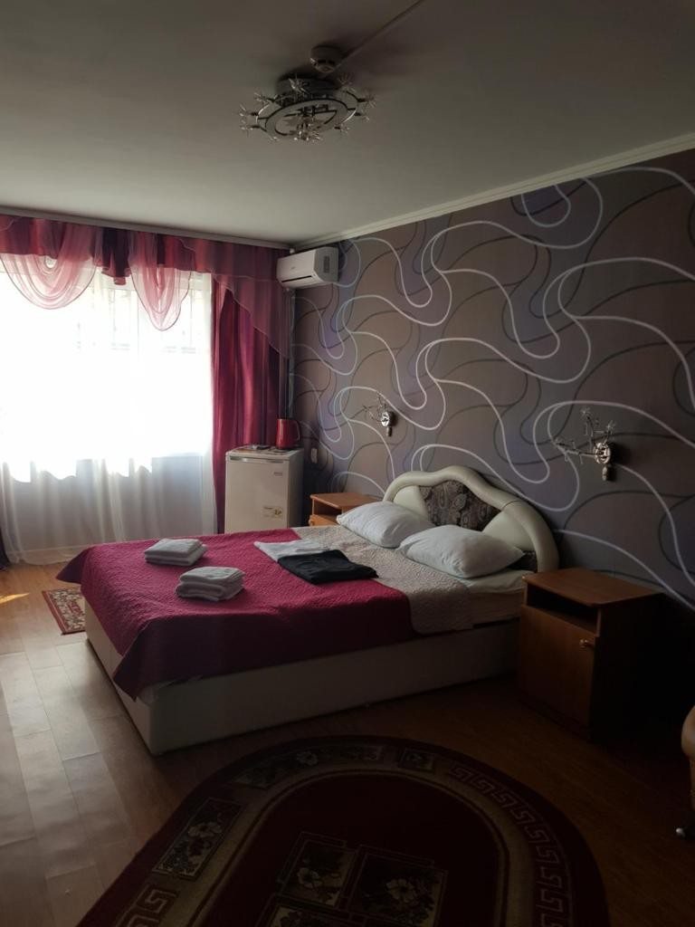 Двухместный (Улучшенный двухместный номер с 1 кроватью) мини-отеля Диомид, Владивосток