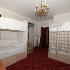 Номер (Кровать в общем 14-местном номере для мужчин и женщин), Хостел BERRY HOSTEL