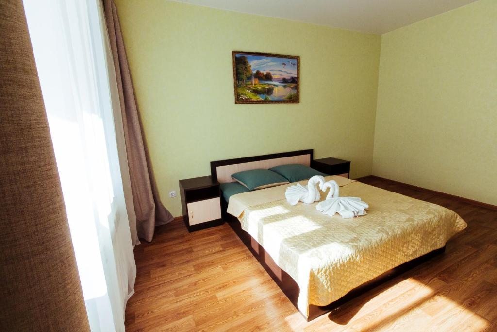 Четырехместный (Номер с 2 кроватями размера «queen-size») апарт-отеля Клевер, Иркутск