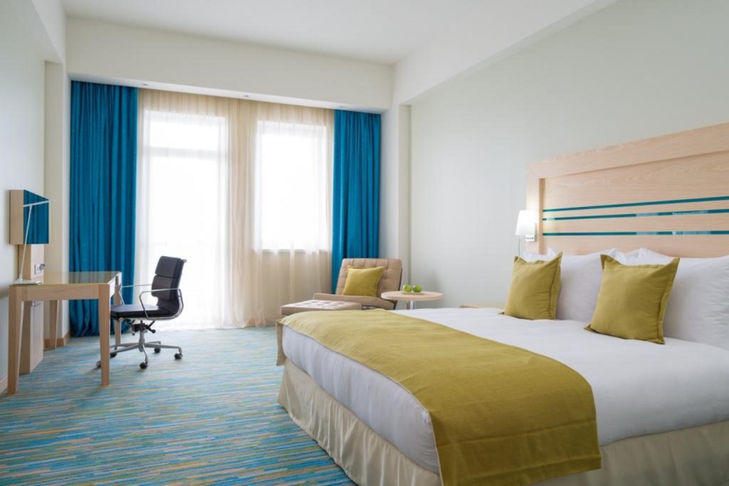 Номер с двуспальной кроватью в отеле Riviera Sunrise Resort & Spa, Алушта. Отель Riviera Sunrise Resort & Spa