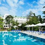 Бассейн в отеле Riviera Sunrise Resort & Spa