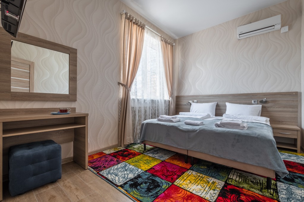 Люкс (2-комнатный 202) отеля START Отель Московская, Краснодар