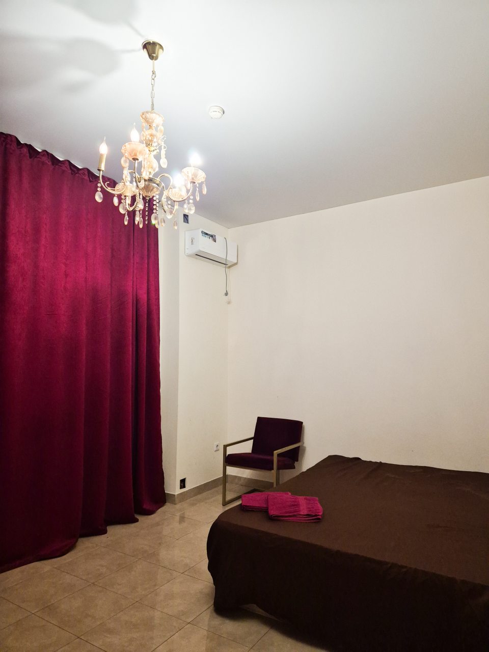 Двухместный (Двухместный), Гостиница Арбат