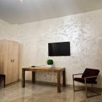 Двухместный (Двухместный), Гостиница Арбат