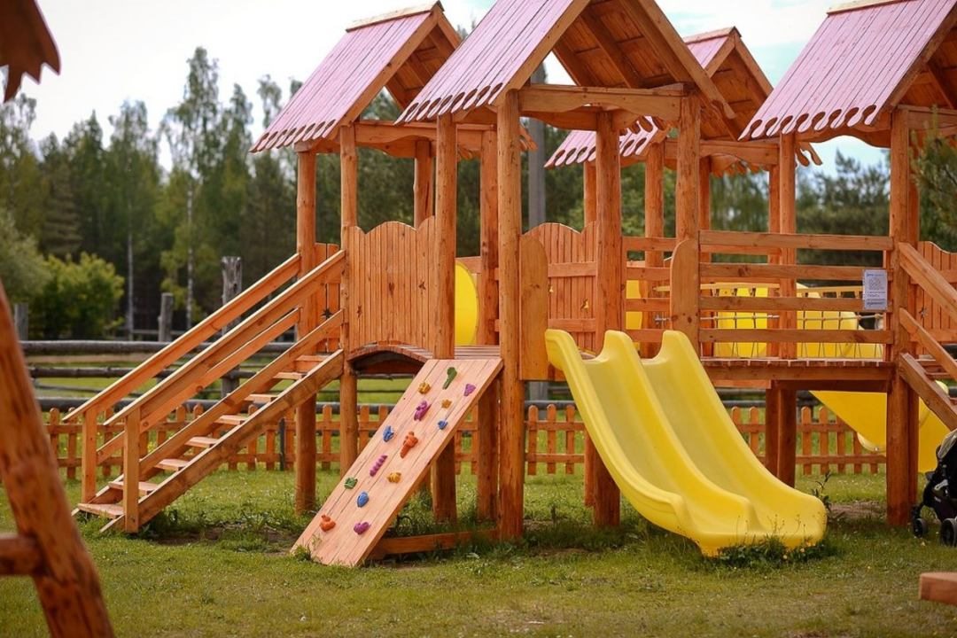 Детская площадка, База отдыха Коприно