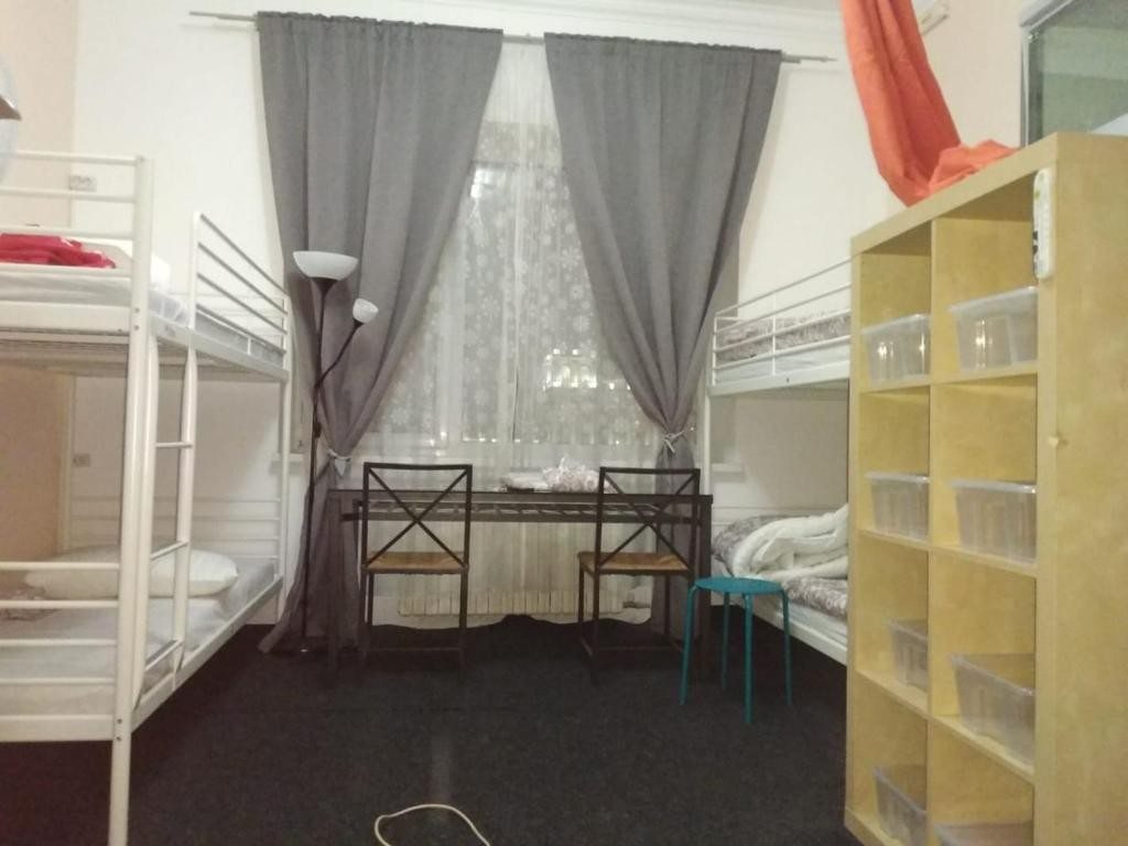 Номер (Спальное место на двухъярусной кровати в общем номере для женщин) мини-отеля Шаманка, Москва