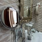 Двухместный (Улучшенный, С 1 кроватью), Central Hotel