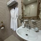 Двухместный (Улучшенный, С 1 кроватью), Central Hotel