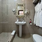 Двухместный (Улучшенный, С 1 кроватью), Central Hotel