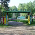 Главный вход на территорию базы отдыха "Тихий Дон" в Задонске. 