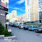 Бесплатная парковка возле дома