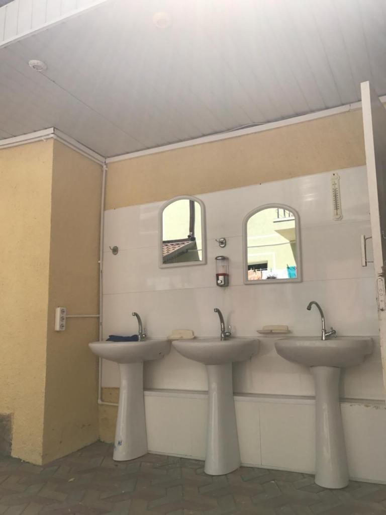 Трехместный (Трехместный номер эконом-класса с общей ванной комнатой) гостевого дома Проспект 205, Анапа
