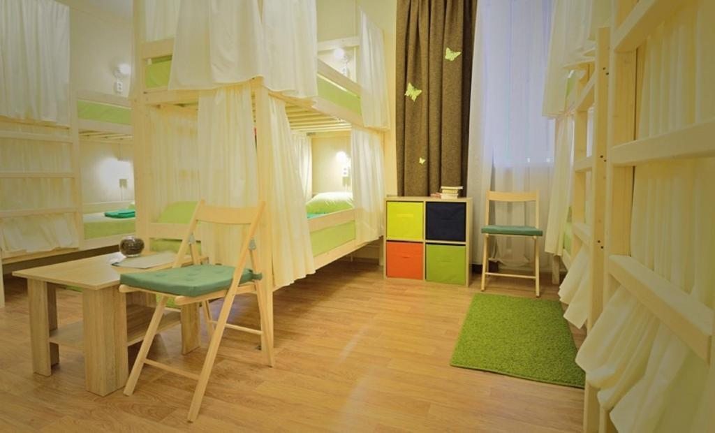 Номер (Спальное место на двухъярусной кровати в общем номере для женщин) хостела Nice, Сергиев Посад