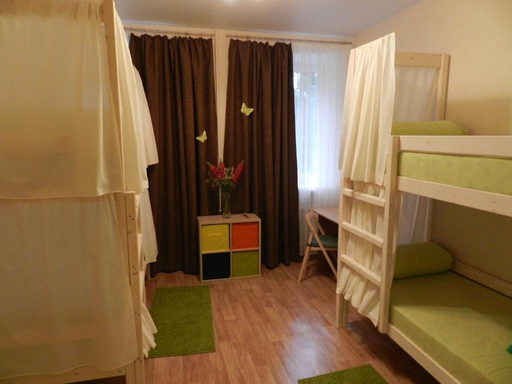 Номер (Кровать в общем номере для женщин с 4 кроватями) хостела Nice, Сергиев Посад
