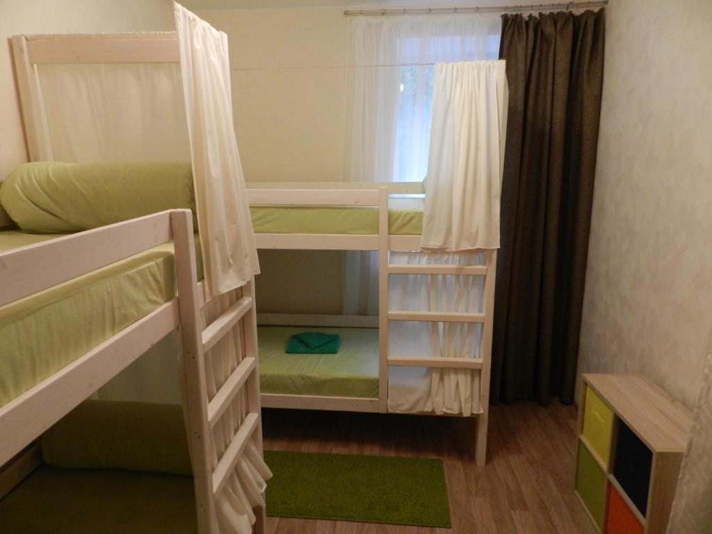 Номер (Кровать в общем номере для мужчин с 4 кроватями) хостела Nice, Сергиев Посад
