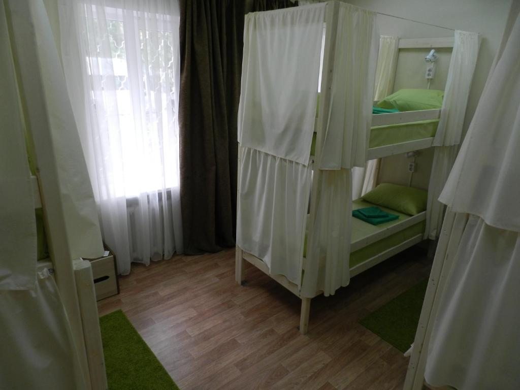 Номер (Кровать в общем 6-местном номере) хостела Nice, Сергиев Посад