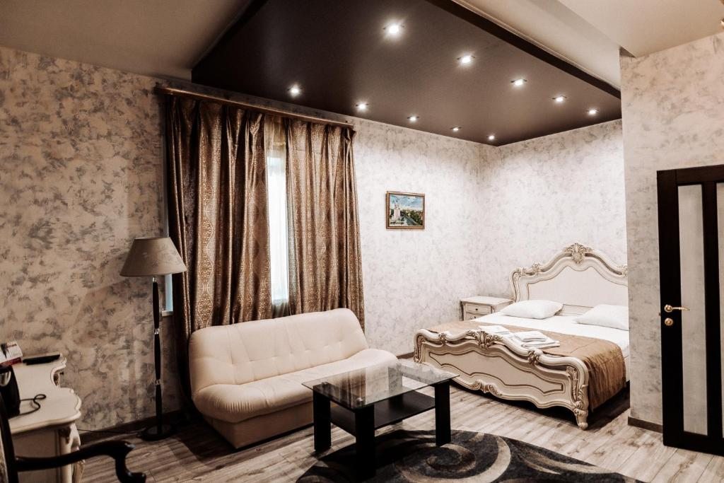 Двухместный (Двухместный номер Делюкс с 1 кроватью и дополнительной кроватью) отеля Торо, Хабаровск