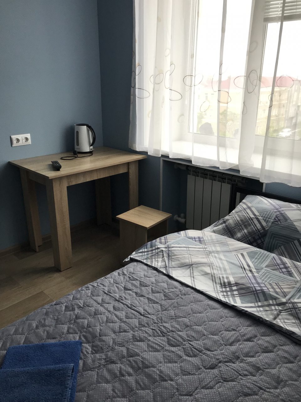 Двухместный (Две односпальные кровати  (TWIN/DBL) с собственной ванной комнатой вне номера) мини-отеля Город&Море, Владивосток