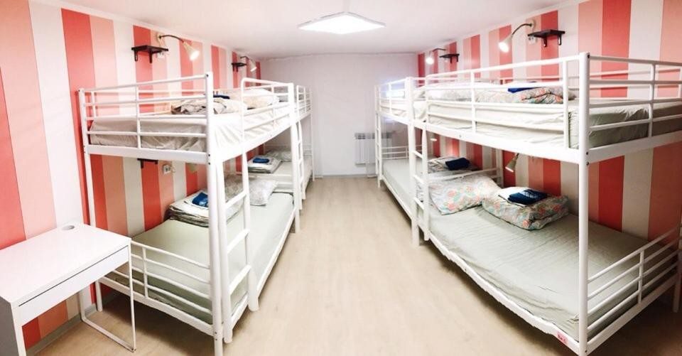 Номер (Спальное место на двухъярусной кровати в общем номере для женщин) хостела Шишки, Томск