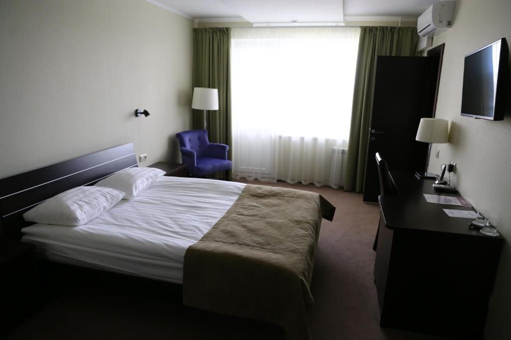 Двухместный (Улучшенный двухместный номер с 1 кроватью) отеля Панорама, Тверь