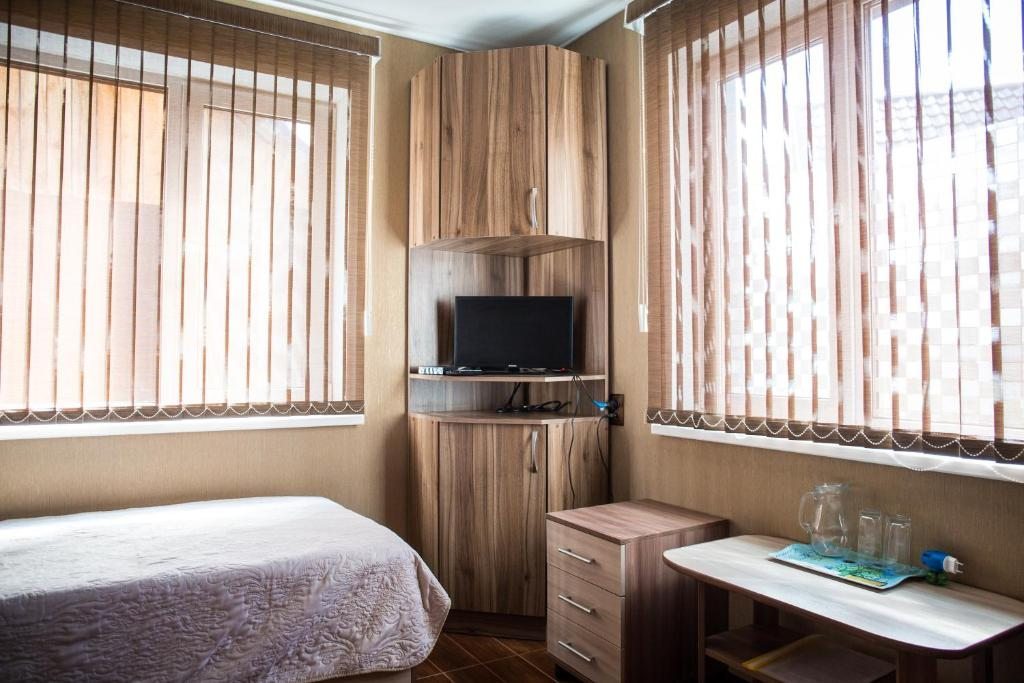 Двухместный (Двухместный номер с 2 отдельными кроватями и общей ванной комнатой) гостевого дома Островок комфорта, Смоленск