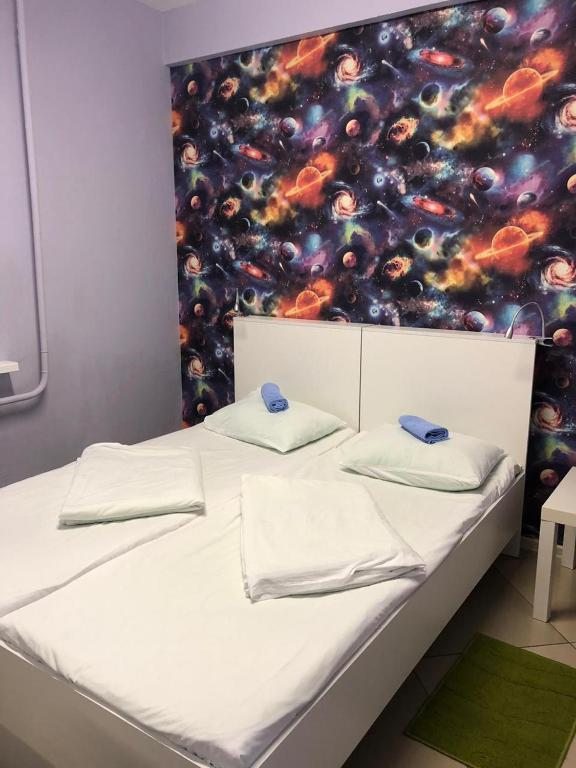 Двухместный (Двухместный номер с 1 кроватью или 2 отдельными кроватями и собственной внешней ванной комнатой) хостела МКС, Оренбург