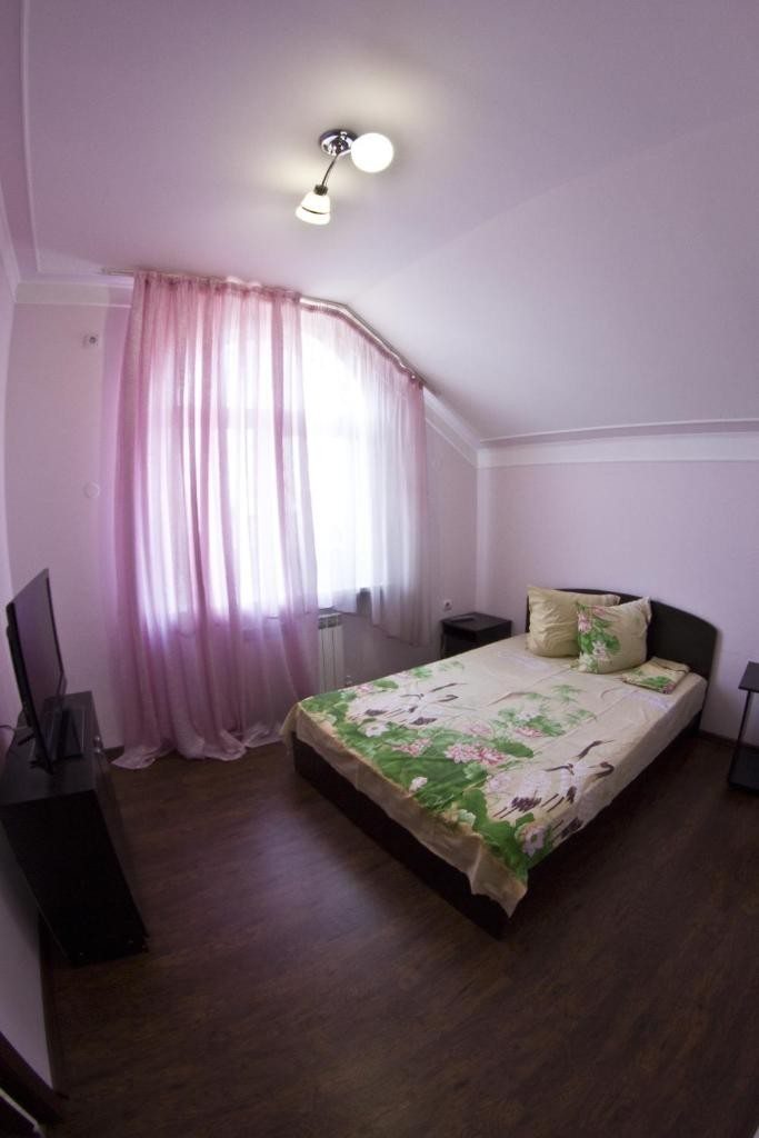 Двухместный (Бюджетный двухместный номер с 1 кроватью) мини-гостиницы Золотая миля, Оренбург