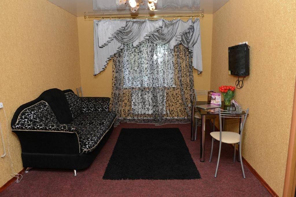 Сьюит (Люкс с 1 спальней) отеля Мэри, Оренбург