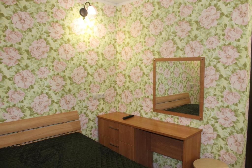 Двухместный (Двухместный номер с 1 кроватью и собственной ванной комнатой) отеля Holiday House, Казань