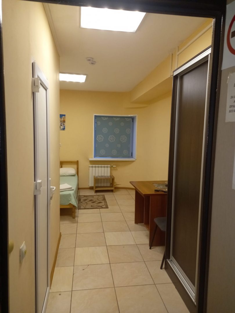 Трехместный (Трехместный с ванной комнатой) мини-отеля Роза Ветров, Омск