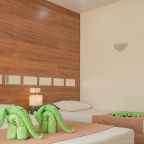 Трехместный (Номер с балконом), Гостиница Green Elephant & SPA