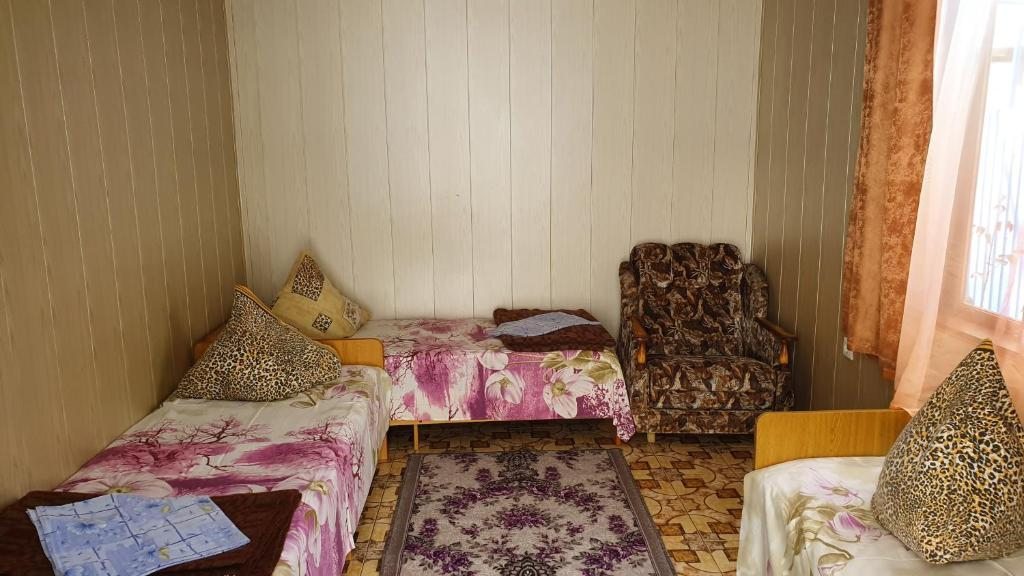 Семейный (Семейный люкс с балконом) гостевого дома На Песчаной 23, Анапа