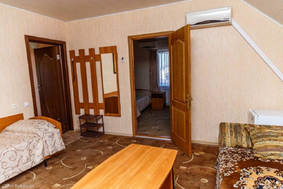 Апартаменты (Стандартный двухкомнатный номер) гостевого дома Виктория на ул. Горького, Анапа