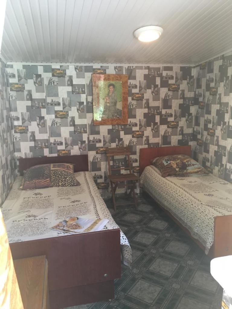 Двухместный (Двухместный номер с 2 отдельными кроватями и общим туалетом) гостевого дома Виолетта, Анапа