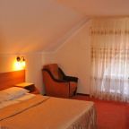 Трехместный (Стандартный трехместный номер), Мини-отель Морской Бриз