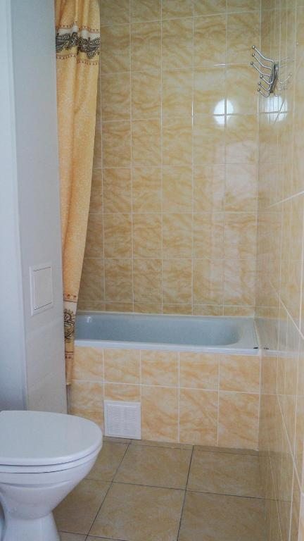 Трехместный (Трехместный номер с собственной ванной комнатой) гостевого дома На Самбурова 210, Анапа