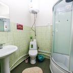 Трехместный стандарт с душем и туалетом