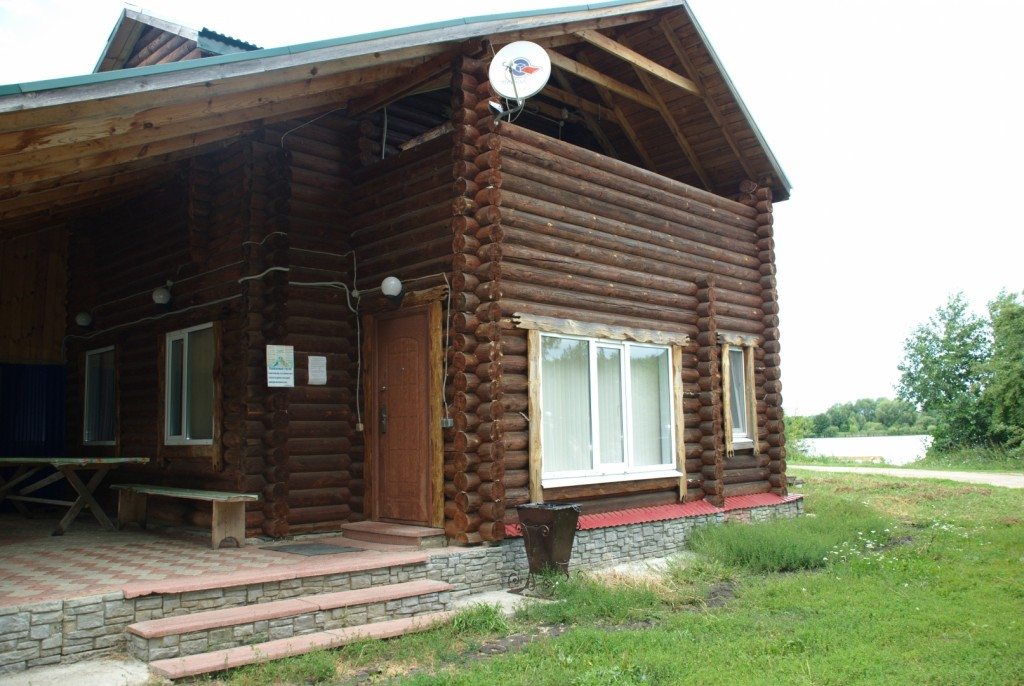 Дом (Срубовой) базы отдыха Рыболовно-охотничья база У Ильича, Радищево