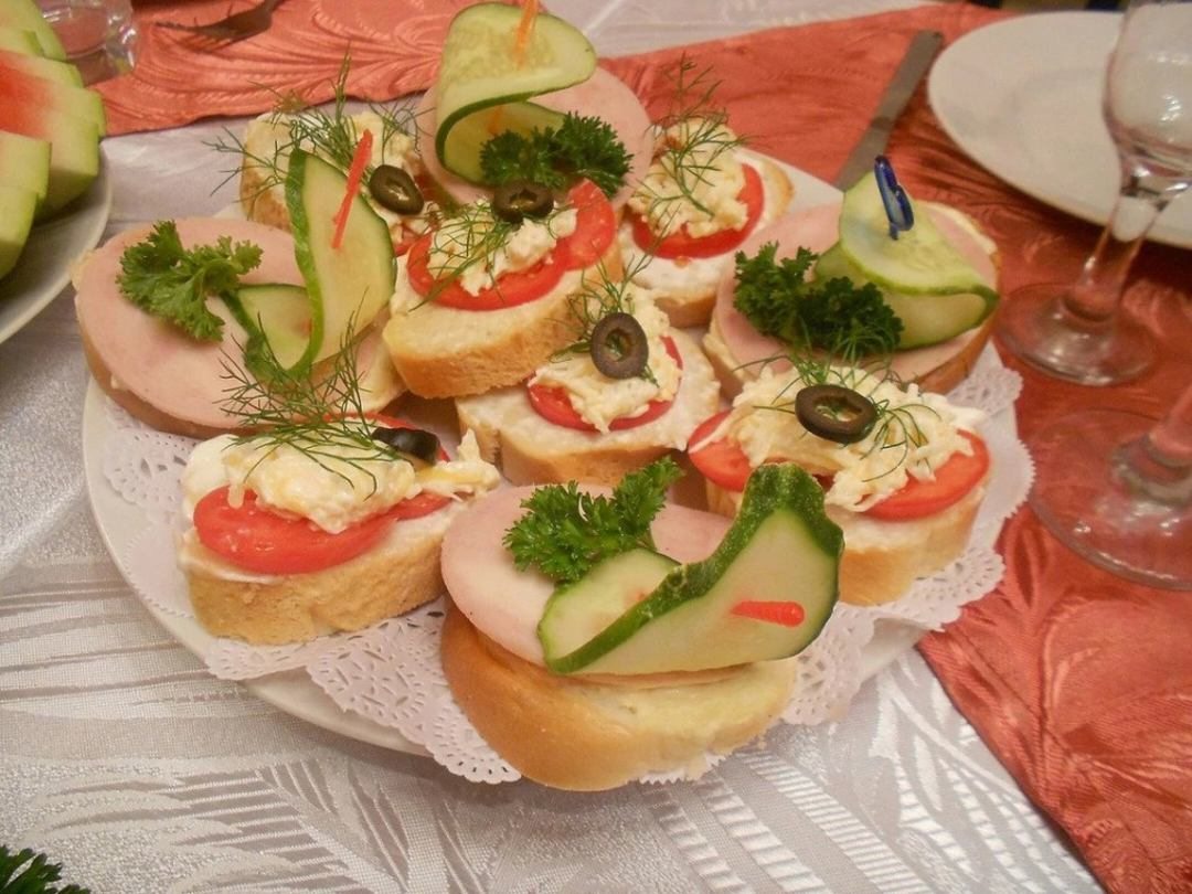 Бутерброды на праздничный стол рецепты с фото простые и вкусные и недорогие на свадьбу
