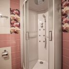 Санузел 2-местного гостиничного номера.