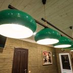 Бильярдный стол для отдыха и активного досуга гостей.